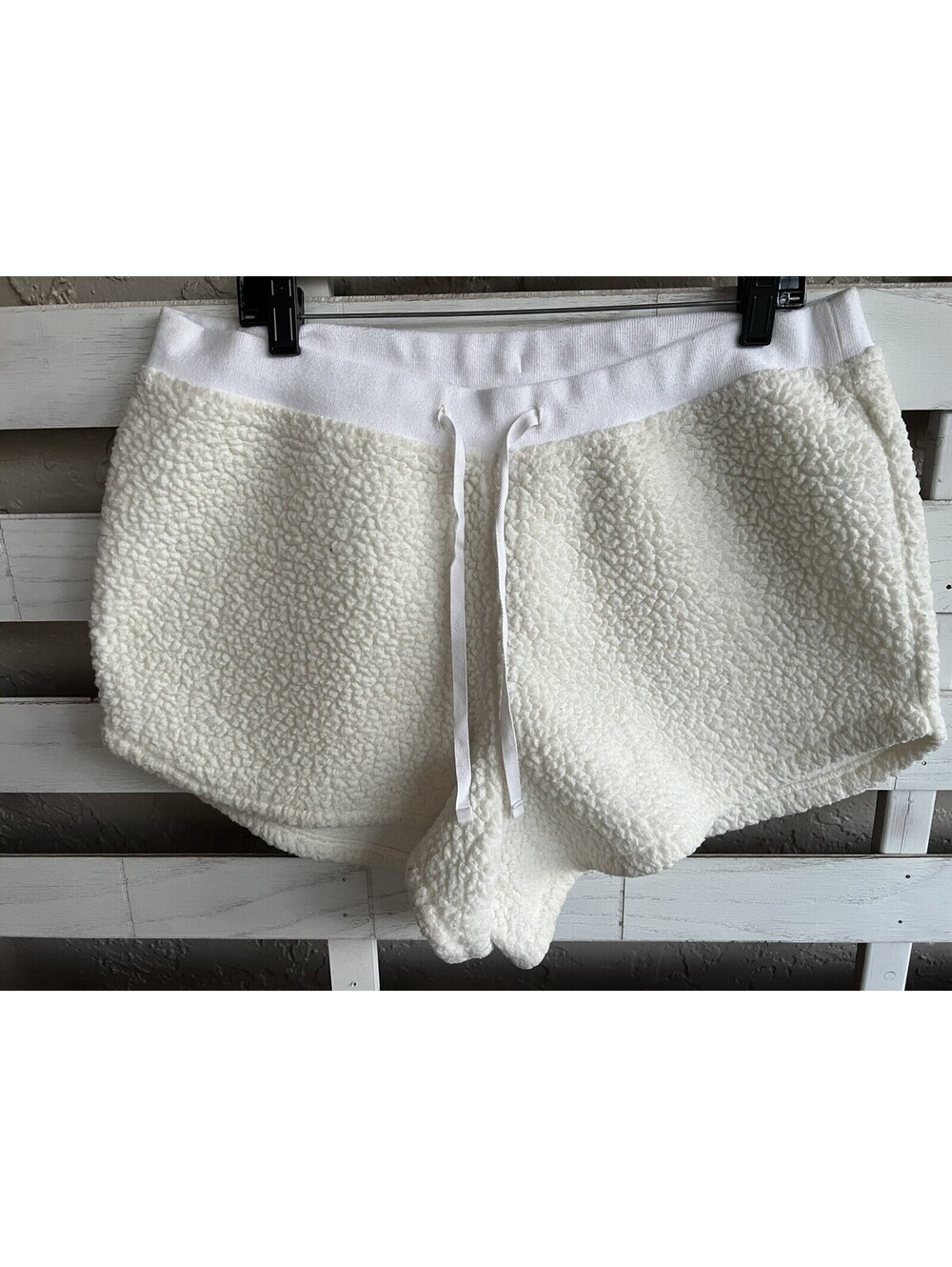 Ladies Cream Of White Pyjamas Shorts Fleece Gilly Hicks Size XXL
